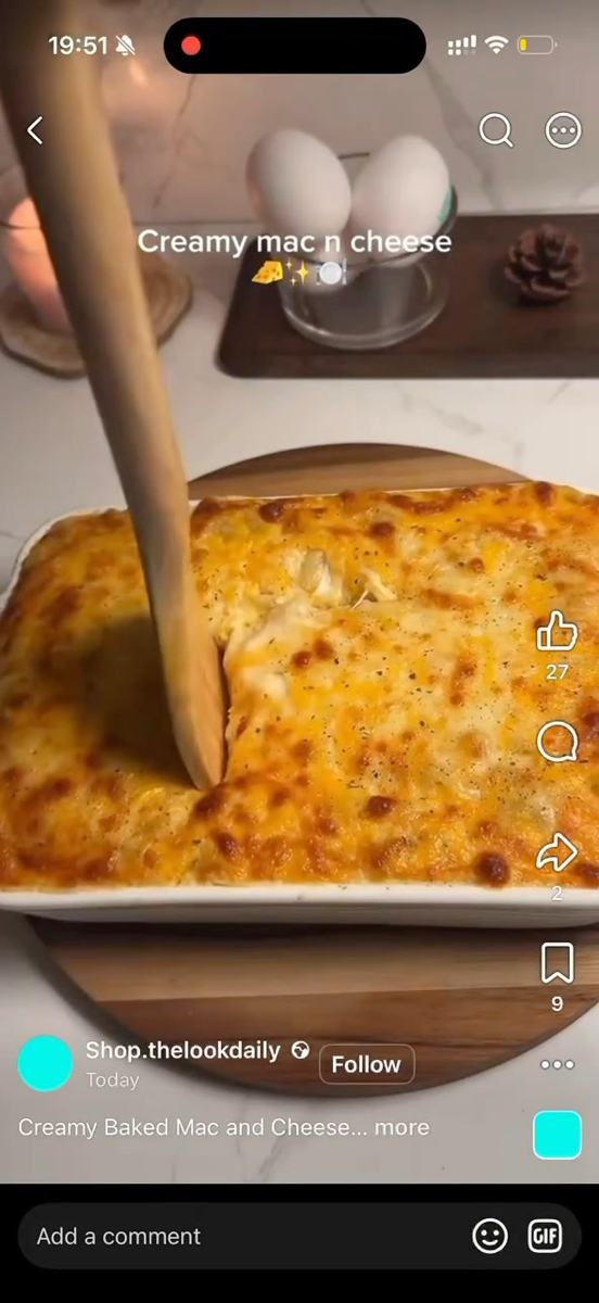 La feuille de partage d'iOS ouverte sur une vidéo de recette, avec Nyama dans la liste des applications.
